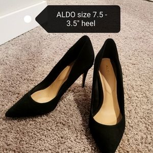 3.5" Aldo pointed toe heel